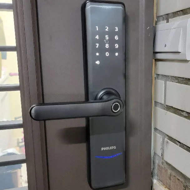 Philips 7300