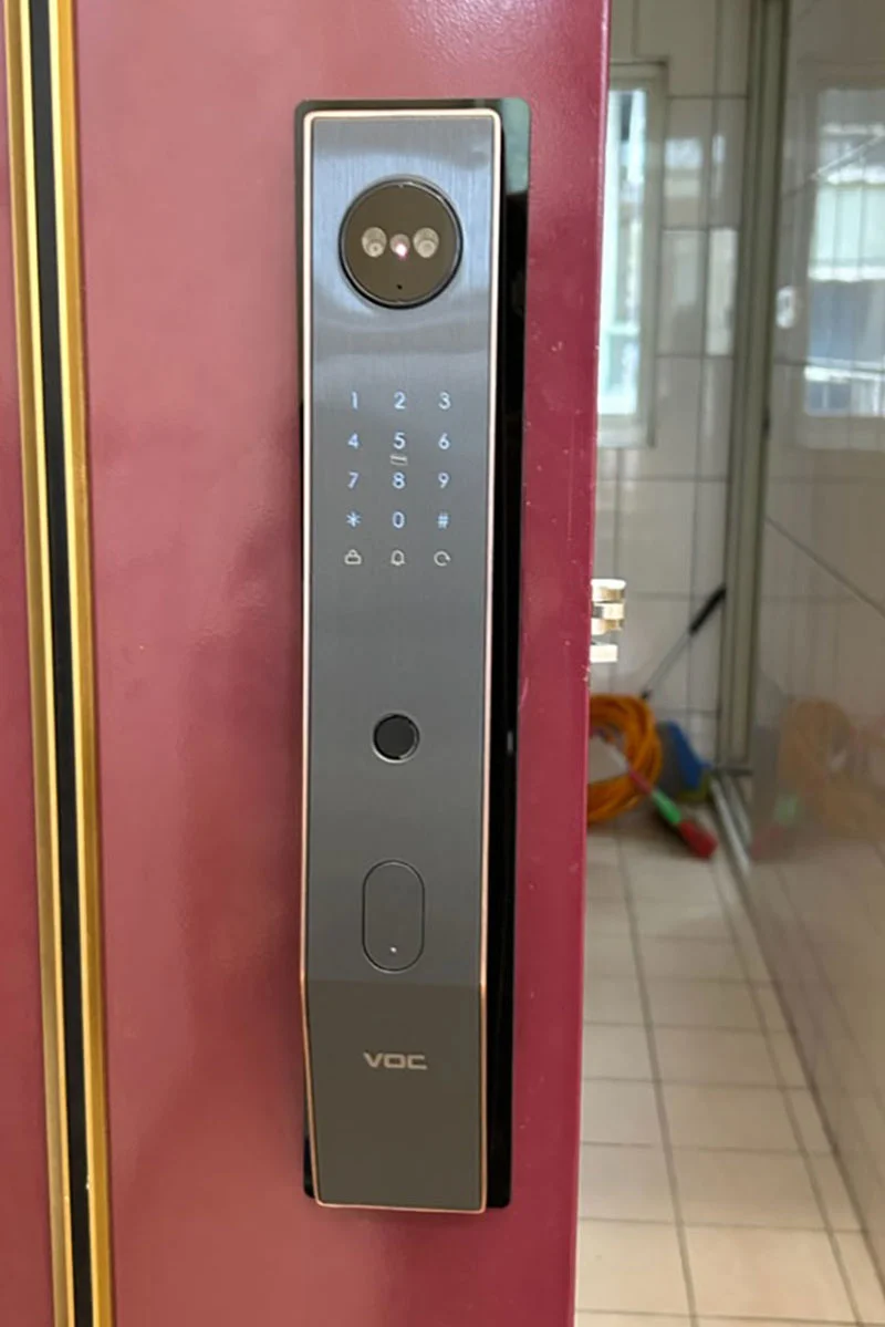 VOC E303 Mate