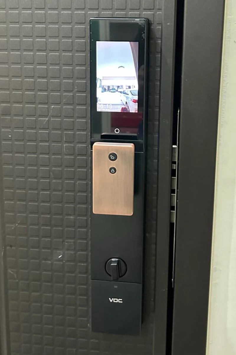 VOC P606 Ultra