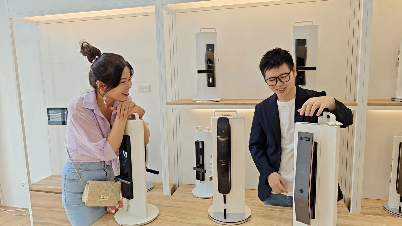 進入泰瑞莎異想世界一起趴趴走-想知道挑選電子鎖很重要嗎?電子智慧鎖挑選攸關安全性喔🤔~